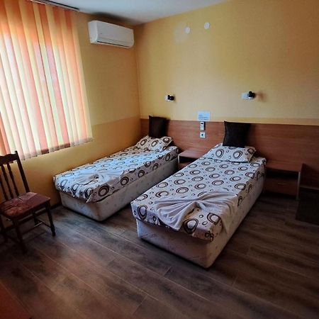 Hotel Toni Bukovluk Экстерьер фото